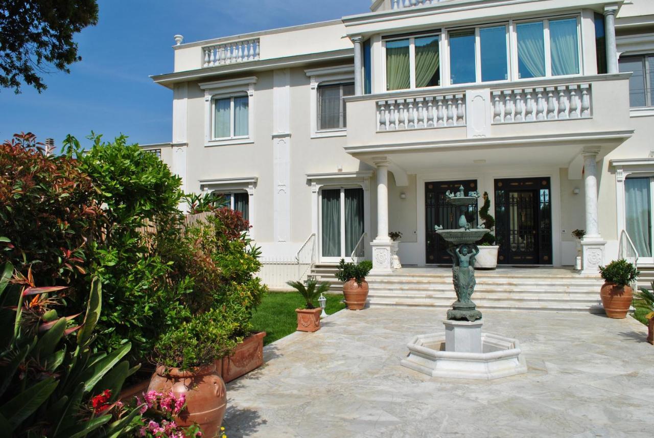 Villa Bianca A Few Steps By The Sea With Exclusive Garden & Jacuzzi Livorno Ngoại thất bức ảnh