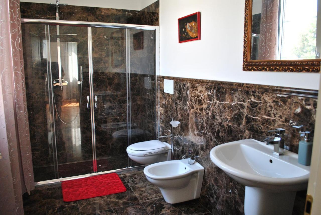 Villa Bianca A Few Steps By The Sea With Exclusive Garden & Jacuzzi Livorno Ngoại thất bức ảnh