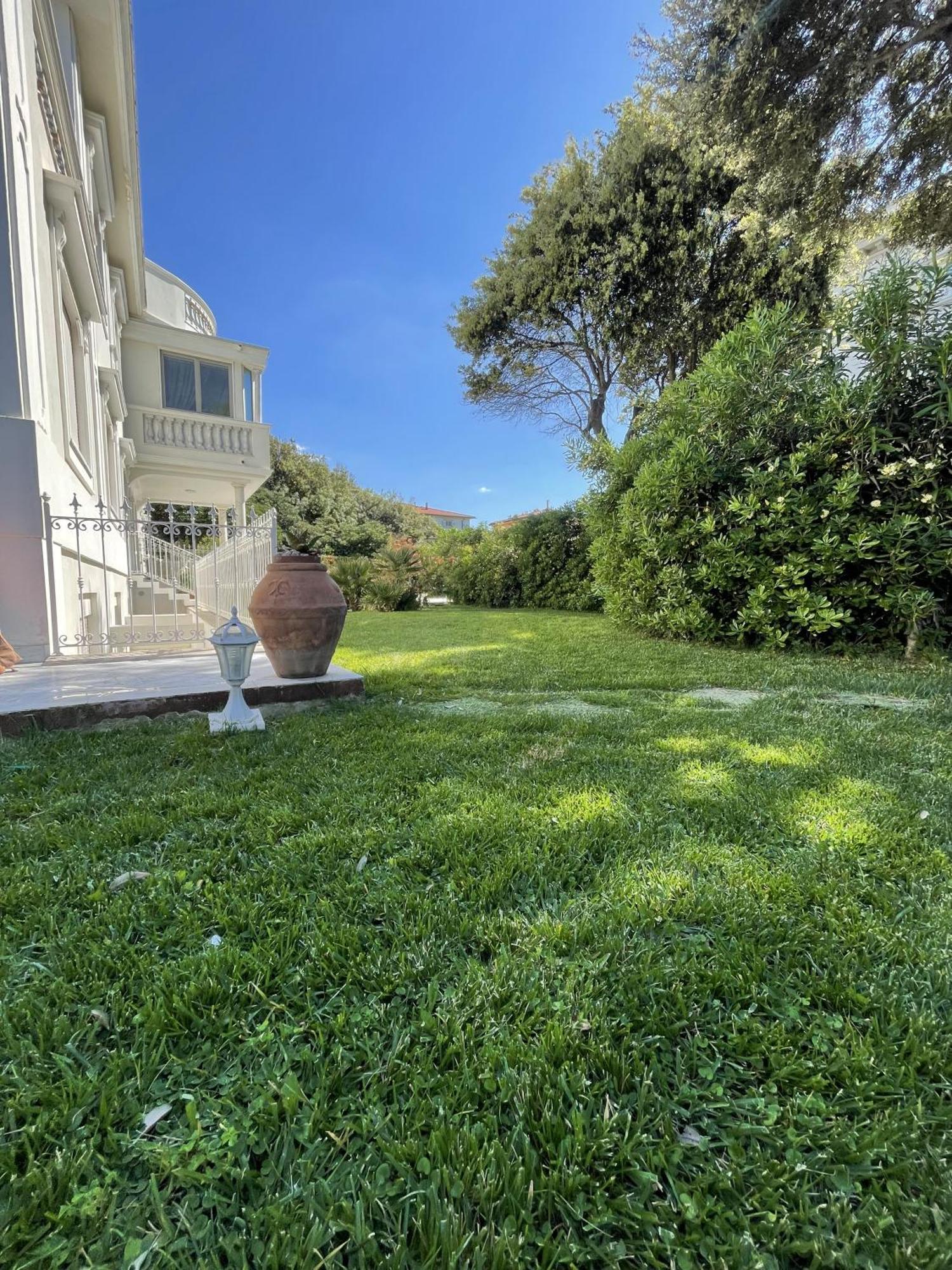 Villa Bianca A Few Steps By The Sea With Exclusive Garden & Jacuzzi Livorno Ngoại thất bức ảnh